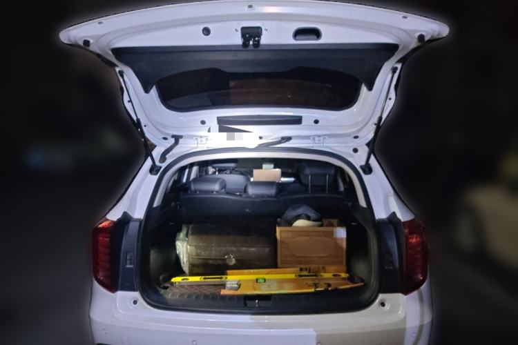 Used Haval JOLION 2021 1.5T Automatic Four-Door Version Trunk