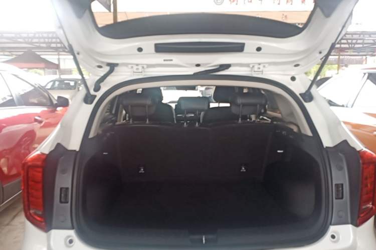 Used Haval JOLION 2021 1.5T Automatic Big Second Edition Trunk