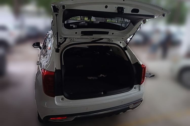 Used Haval JOLION 2021 1.5T Automatic Four-Door Version Trunk