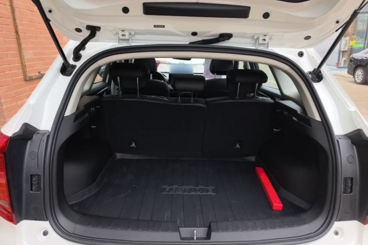 Used Haval JOLION 2021 1.5T Automatic Four-Door Version Trunk