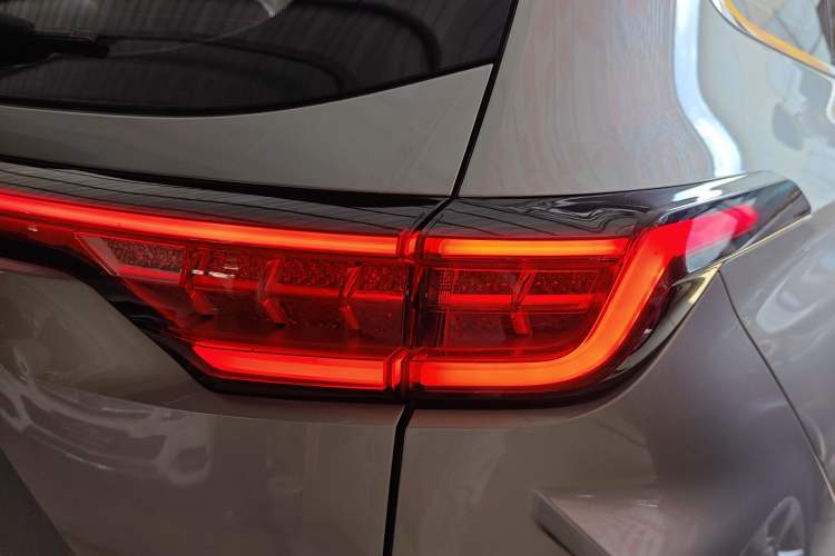 Used Haval LHERY 2021 High-Performance Version 1.5T Golden Rabbit Right Rear Taillight