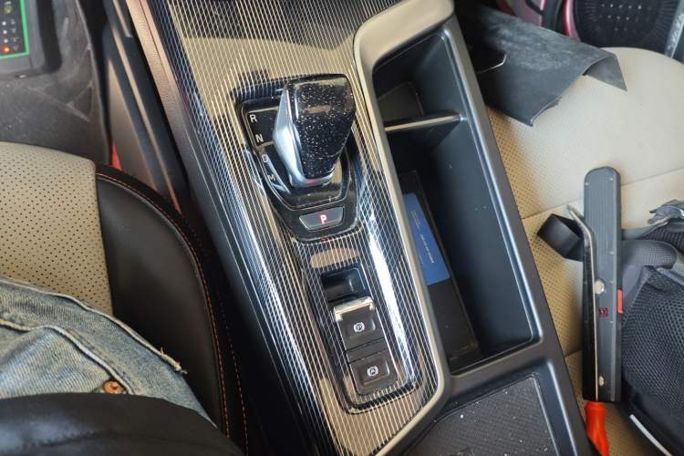 Used Haval LHERY 2021 High-Performance Version 1.5T Golden Rabbit Gear Lever