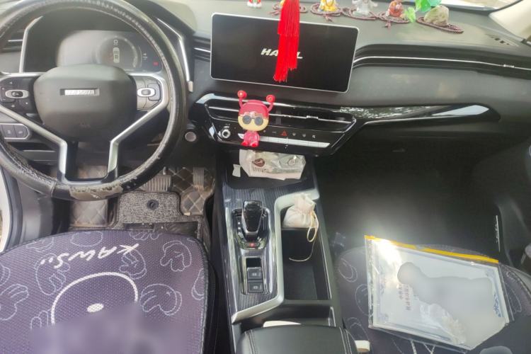 Used Haval LHERY 2022 Jingxiang Edition 1.5T Copper Rabbit Center Console