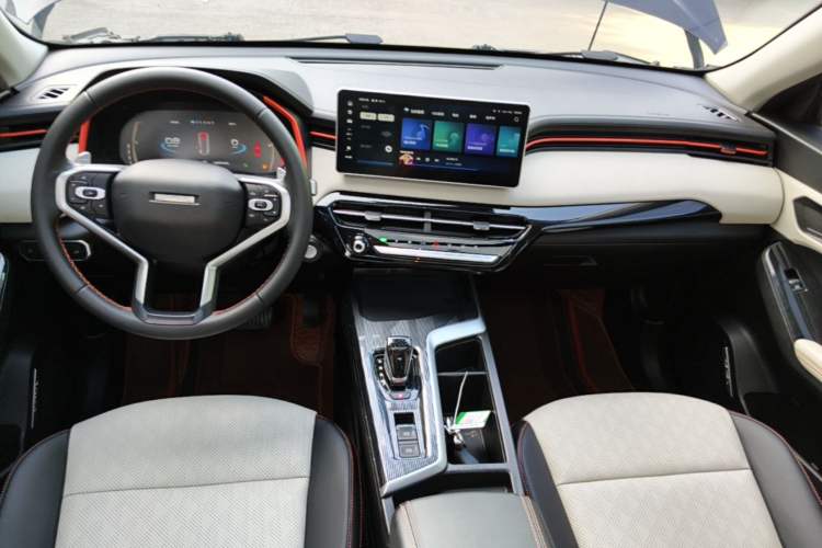 Used Haval LHERY 2021 High-Performance Version 1.5T Golden Rabbit Center Console