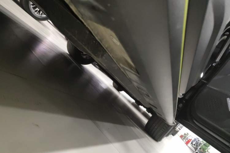Used Haval LHERY 2021 High-Performance Version 1.5T Golden Rabbit Right Side Sill