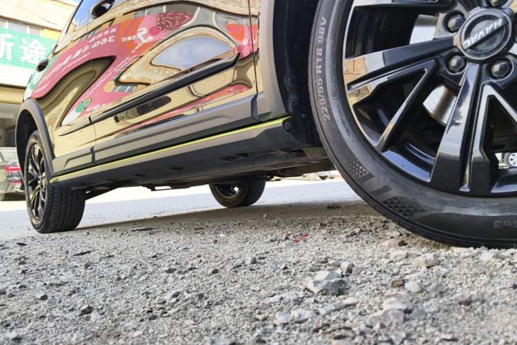 Used Haval LHERY 2021 High-Performance Version 1.5T Golden Rabbit Right Side Sill