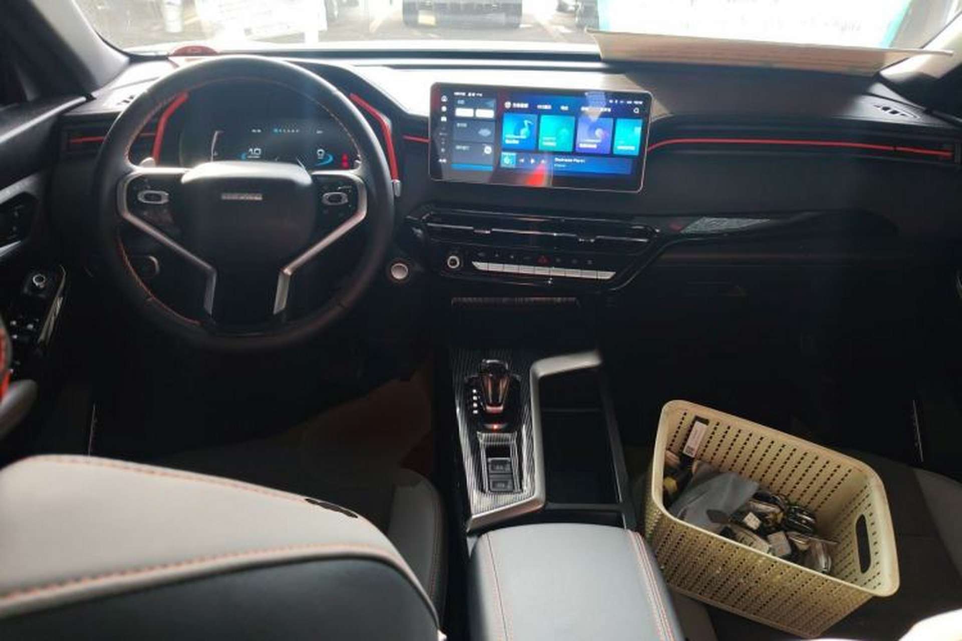 Used Haval LHERY 2021 High-Performance Version 1.5T Golden Rabbit Center Console