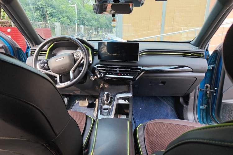 Used Haval LHERY 2021 High-Performance Version 1.5T Golden Rabbit Center Console