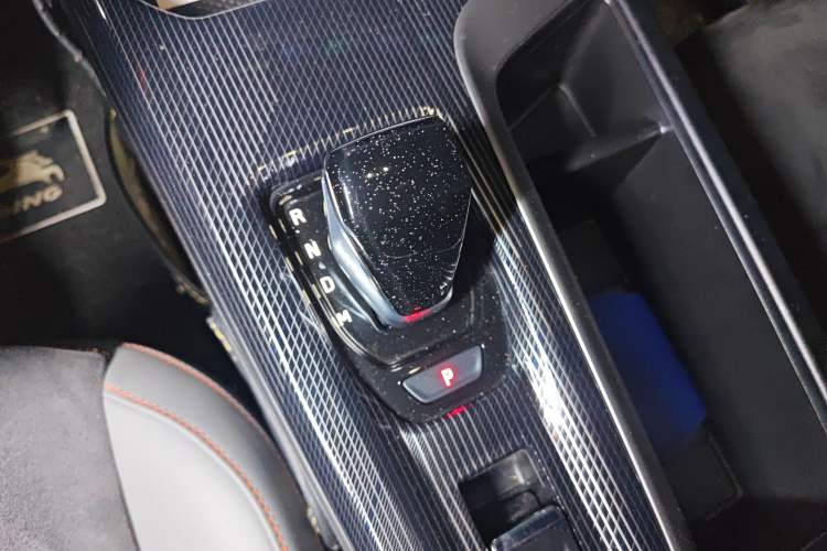 Used Haval LHERY 2021 High-Performance Version 1.5T Golden Rabbit Gear Lever
