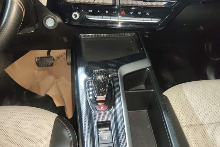 Used Haval LHERY 2021 High-Performance Version 1.5T Golden Rabbit Gear Lever