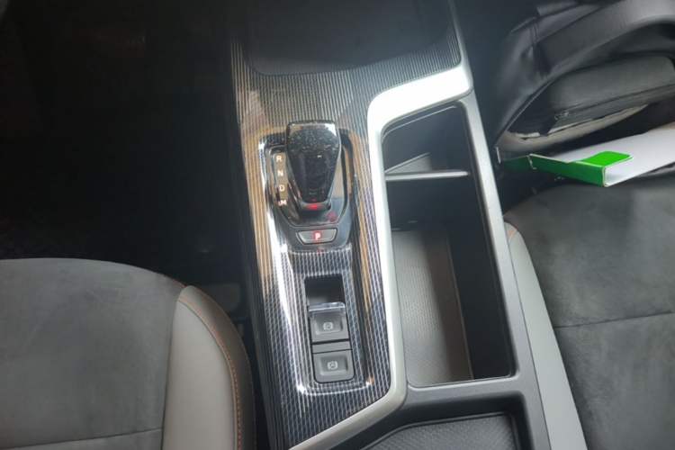 Used Haval LHERY 2021 High-Performance Version 1.5T Golden Rabbit Gear Lever