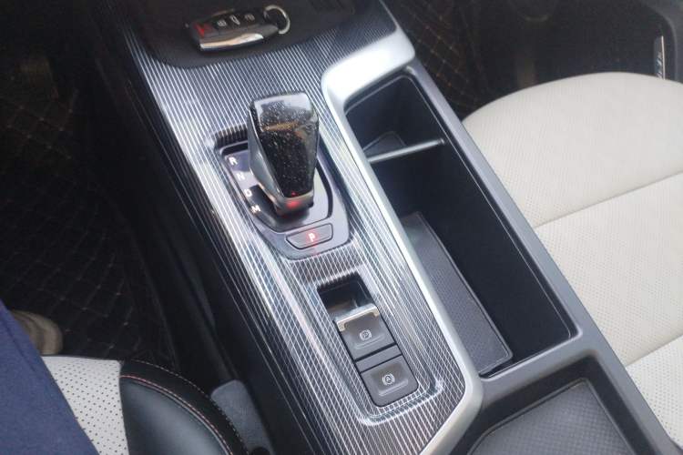 Used Haval LHERY 2021 High-Performance Version 1.5T Golden Rabbit Gear Lever