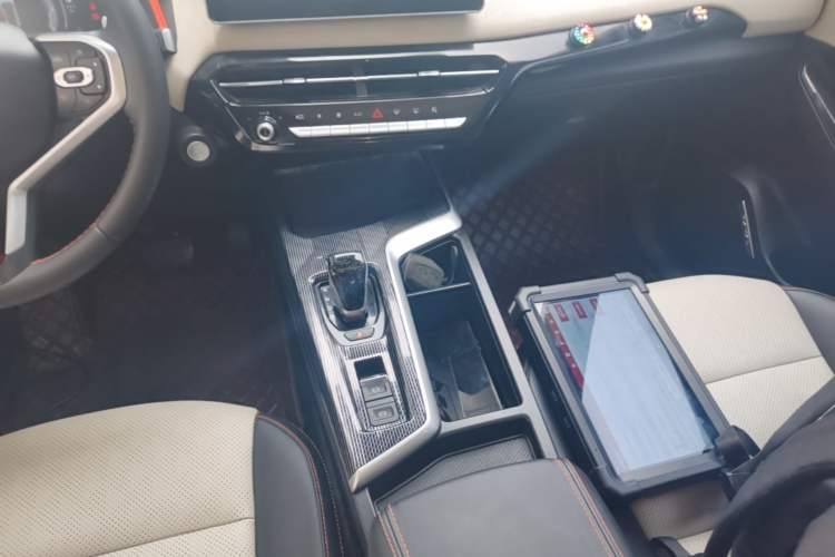 Used Haval LHERY 2021 High-Performance Version 1.5T Golden Rabbit Gear Lever