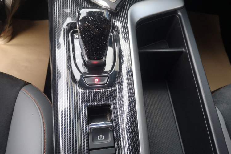 Used Haval LHERY 2021 GT Edition 1.5T Platinum Rabbit Gear Lever
