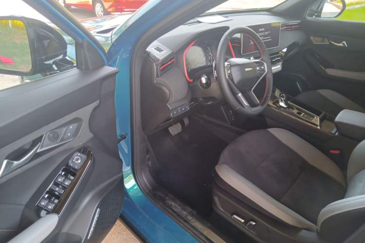 Used Haval LHERY 2021 High-Performance Version 1.5T Golden Rabbit Interior 2
