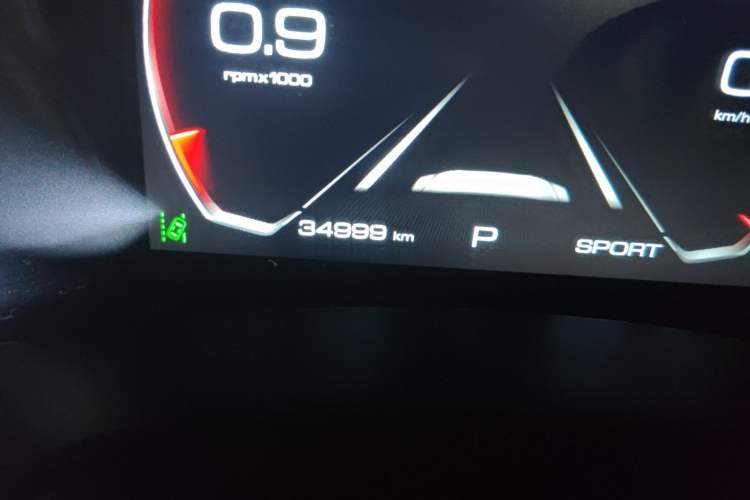 Used Haval LHERY 2021 High-Performance Version 1.5T Golden Rabbit Odometer Close Up