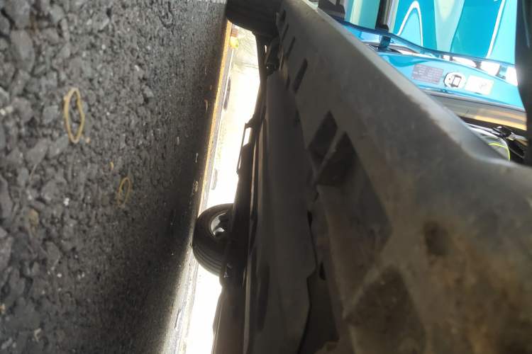 Used Haval LHERY 2021 High-Performance Version 1.5T Golden Rabbit Right Side Sill