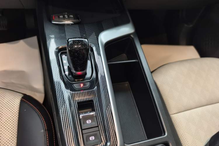 Used Haval LHERY 2021 High-Performance Version 1.5T Golden Rabbit Gear Lever