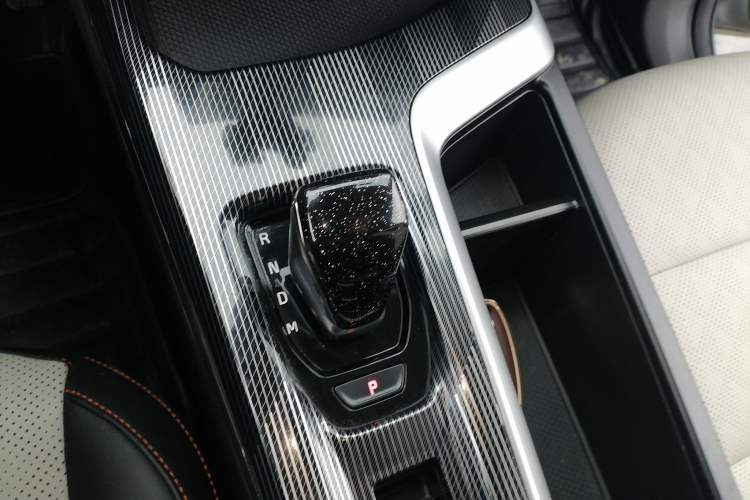 Used Haval LHERY 2021 High-Performance Version 1.5T Golden Rabbit Gear Lever