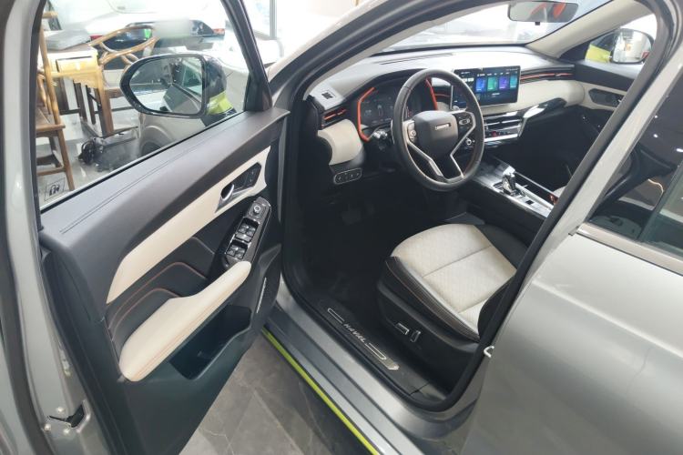 Used Haval LHERY 2021 High-Performance Version 1.5T Golden Rabbit Interior 3