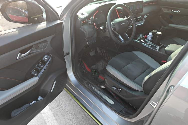 Used Haval LHERY 2021 High-Performance Version 1.5T Golden Rabbit Interior 3