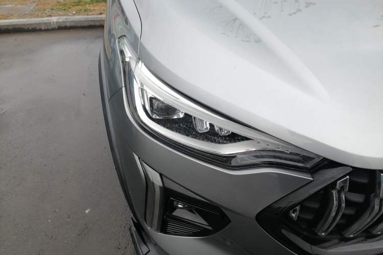 Used Haval LHERY 2021 High-Performance Version 1.5T Golden Rabbit Right Front Headlight