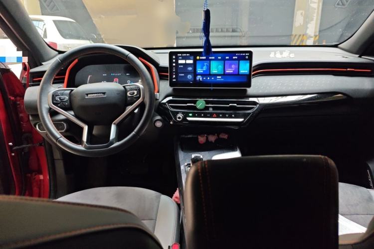 Used Haval LHERY 2021 High-Performance Version 1.5T Golden Rabbit Center Console
