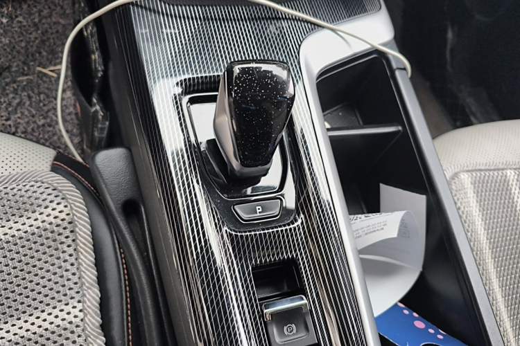 Used Haval LHERY 2021 High-Performance Version 1.5T Golden Rabbit Gear Lever