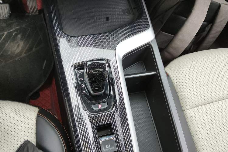 Used Haval LHERY 2021 High-Performance Version 1.5T Golden Rabbit Gear Lever