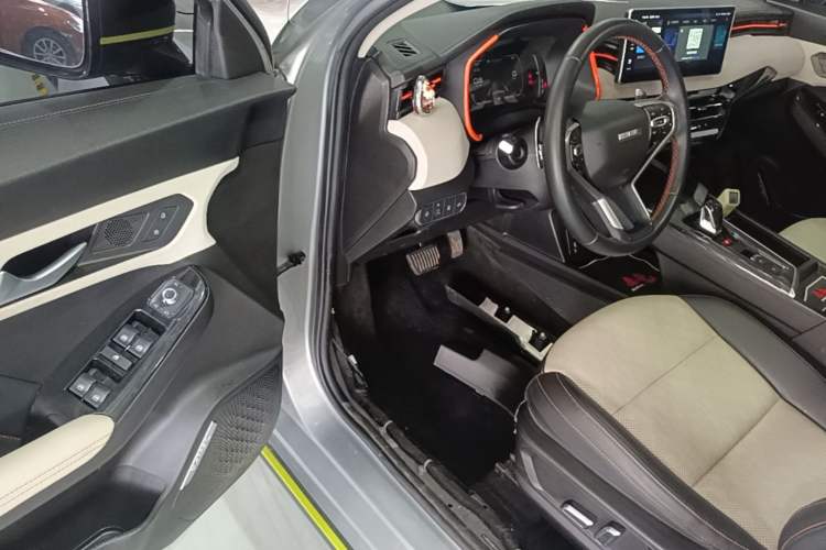 Used Haval LHERY 2021 High-Performance Version 1.5T Golden Rabbit Driver Seat