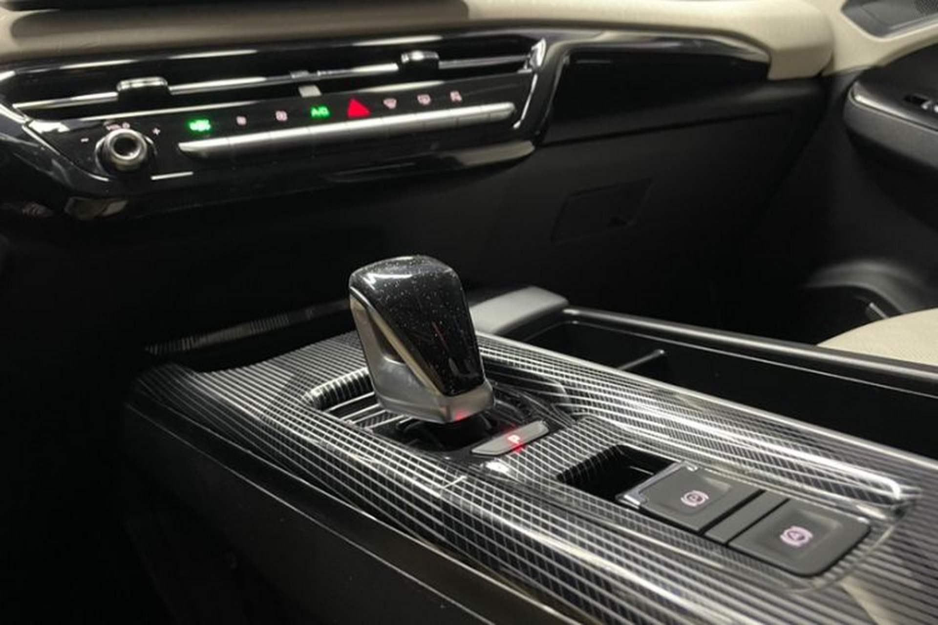 Used Haval LHERY 2021 High-Performance Version 1.5T Golden Rabbit Gear Lever