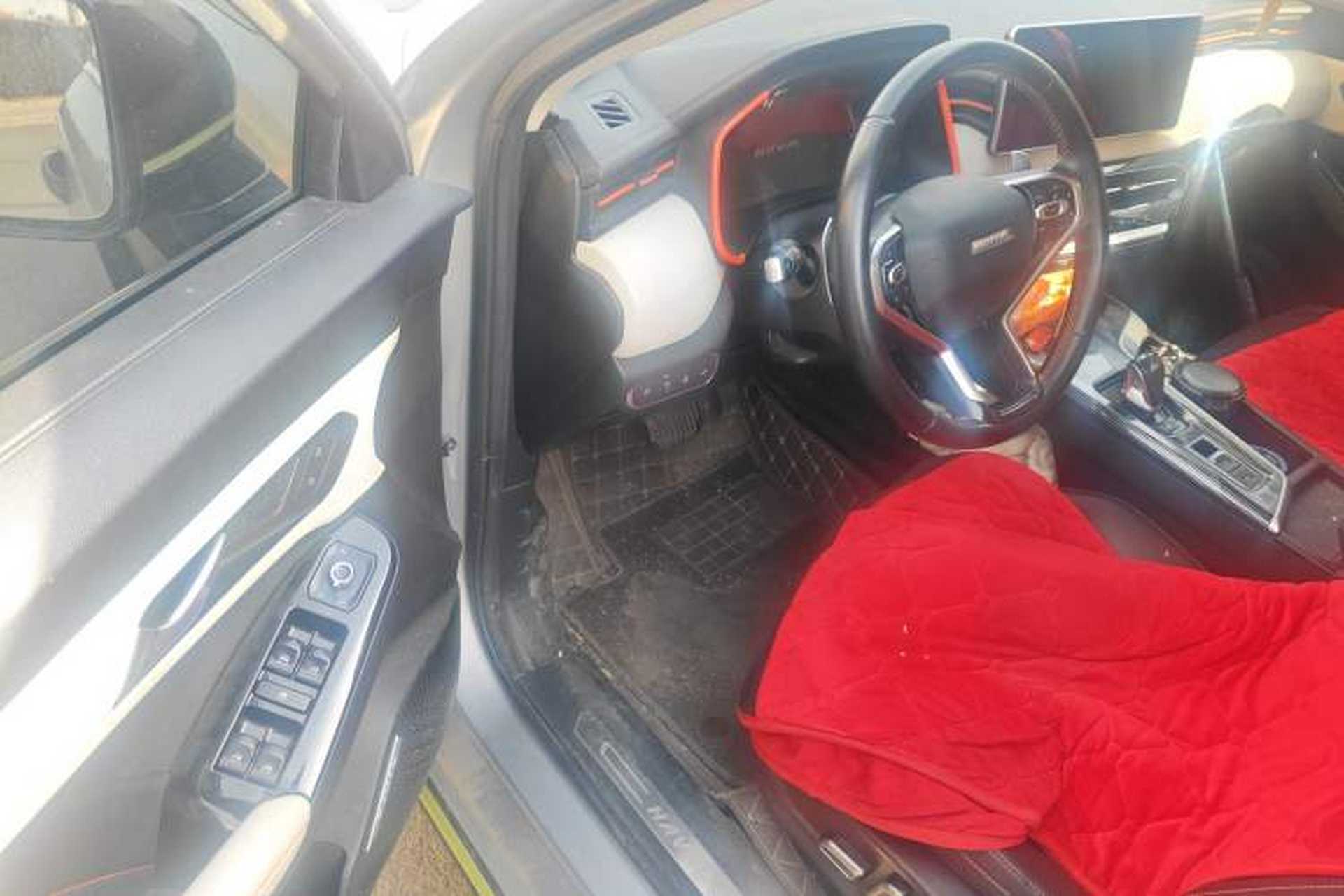 Used Haval LHERY 2021 High-Performance Version 1.5T Golden Rabbit Interior 3