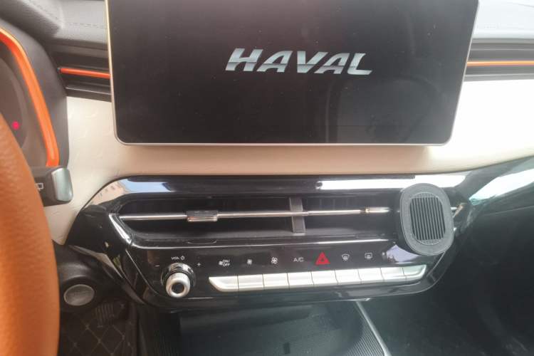 Used Haval LHERY 2021 High-Performance Version 1.5T Golden Rabbit Audio And AC Panel