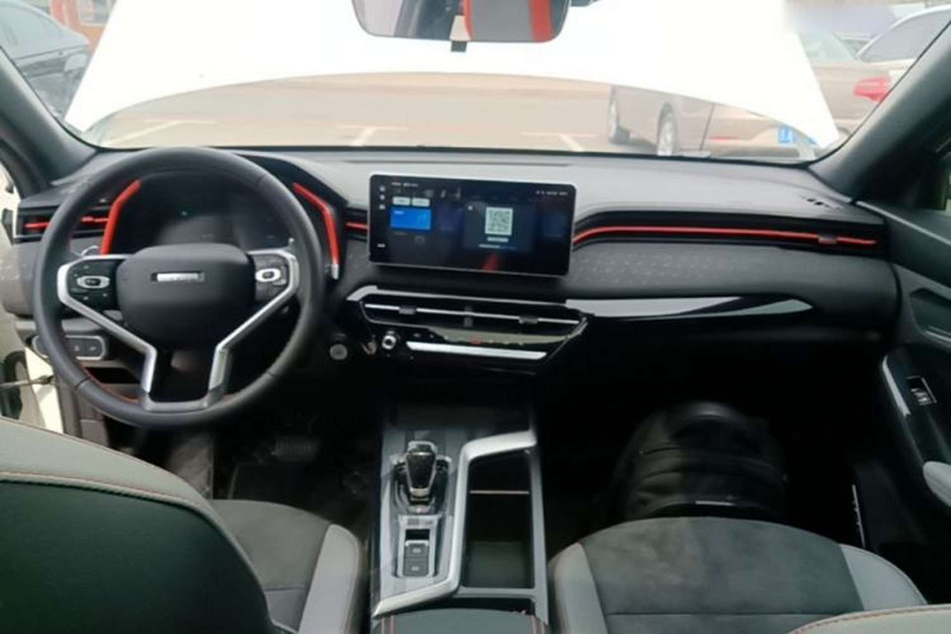 Used Haval LHERY 2021 High-Performance Version 1.5T Golden Rabbit Center Console