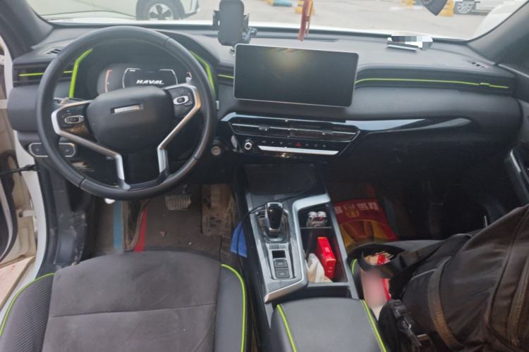 Used Haval LHERY 2021 High-Performance Version 1.5T Golden Rabbit Center Console