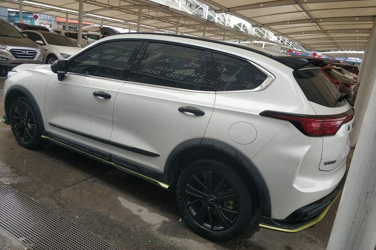 Used Haval LHERY 2021 GT Edition 1.5T Silver Rabbit Exterior 2