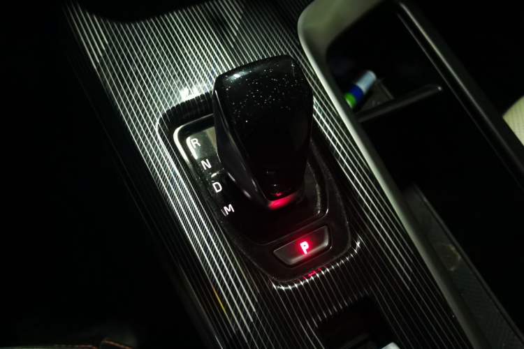 Used Haval LHERY 2021 High-Performance Version 1.5T Golden Rabbit Gear Lever