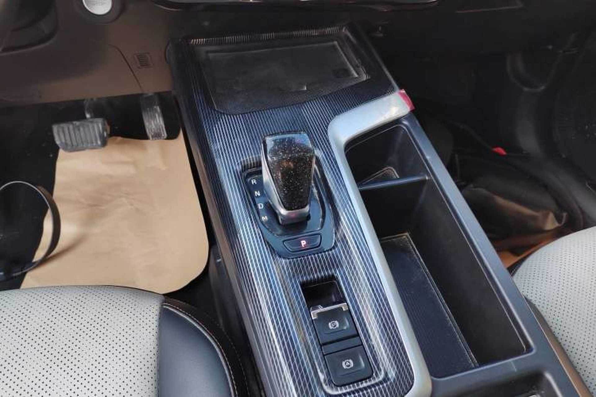 Used Haval LHERY 2021 High-Performance Version 1.5T Golden Rabbit Gear Lever