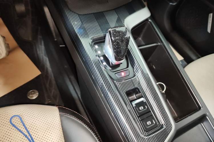 Used Haval LHERY 2021 High-Performance Version 1.5T Golden Rabbit Gear Lever