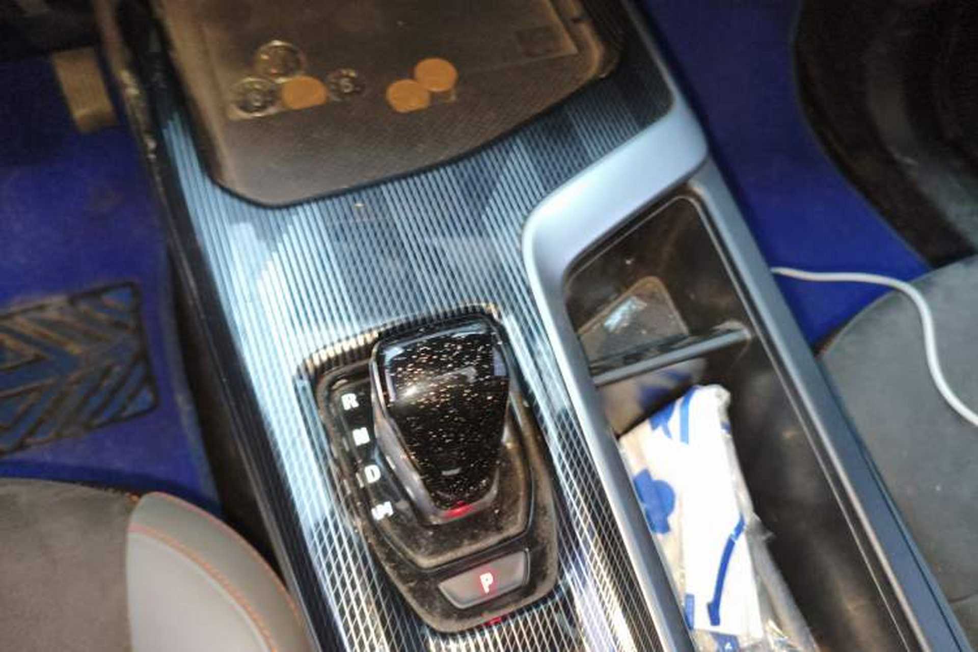 Used Haval LHERY 2021 High-Performance Version 1.5T Golden Rabbit Gear Lever