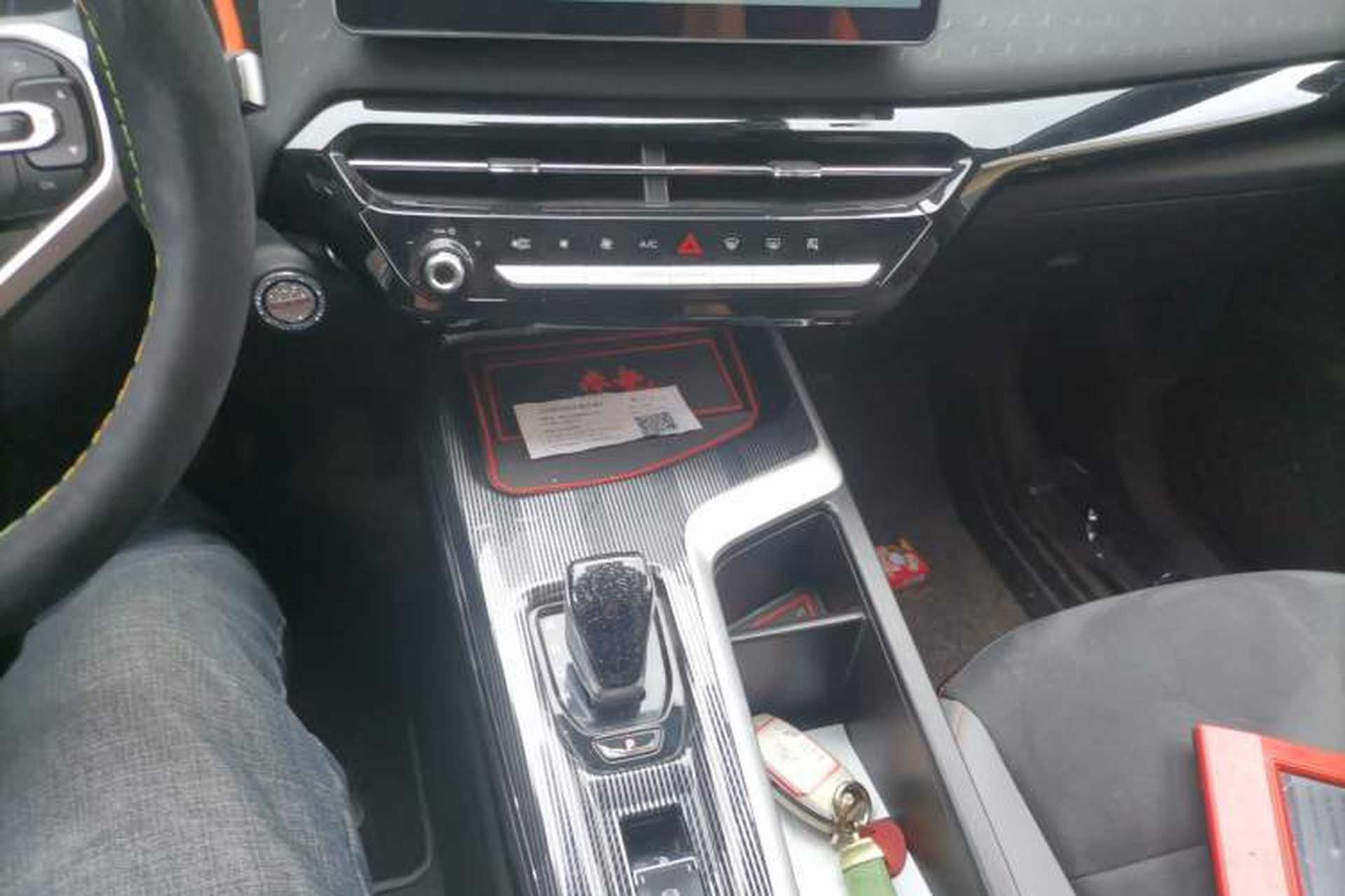 Used Haval LHERY 2021 High-Performance Version 1.5T Golden Rabbit Gear Lever