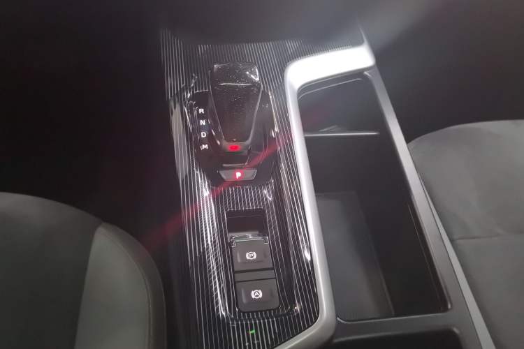 Used Haval LHERY 2021 High-Performance Version 1.5T Golden Rabbit Gear Lever