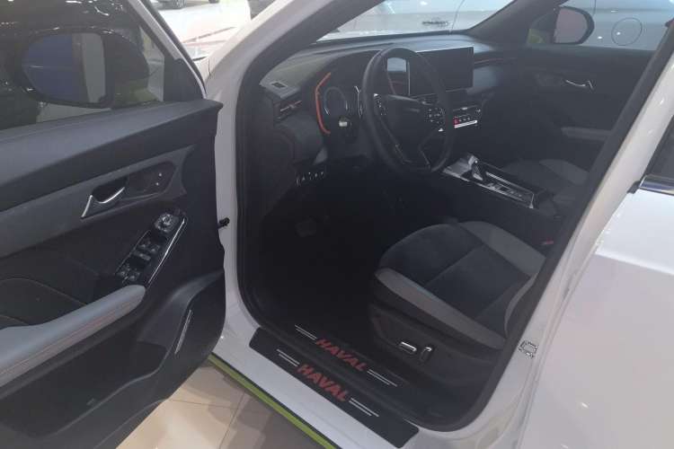 Used Haval LHERY 2021 High-Performance Version 1.5T Golden Rabbit Interior 2