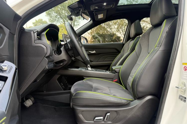 Used Haval LHERY 2021 High-Performance Version 1.5T Golden Rabbit Interior 4