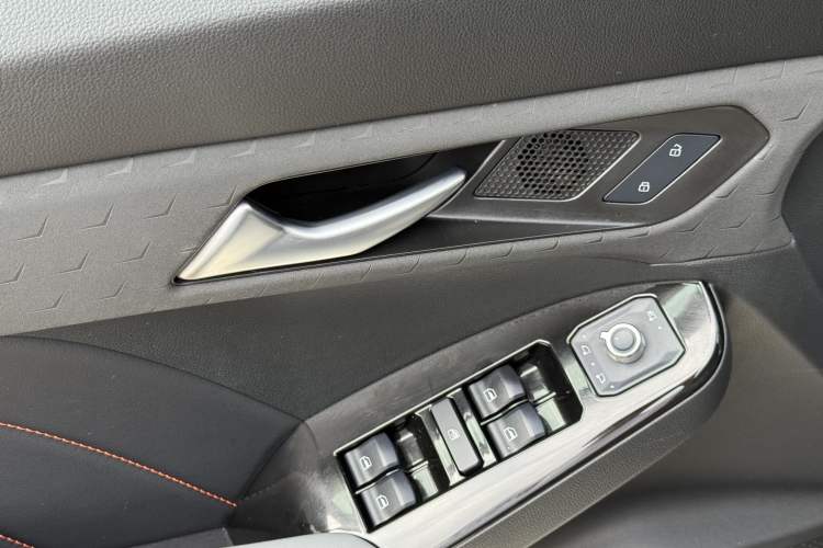 Used Haval LHERY 2021 High-Performance Version 1.5T Golden Rabbit Interior 7