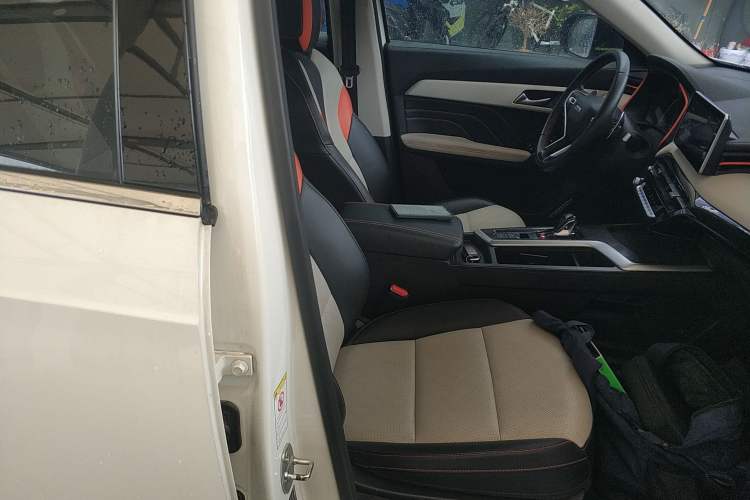 Used Haval LHERY 2021 GT Edition 1.5T Silver Rabbit Right Front Seat