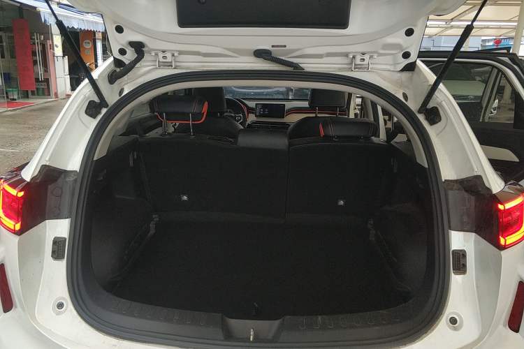 Used Haval LHERY 2021 GT Edition 1.5T Silver Rabbit Trunk