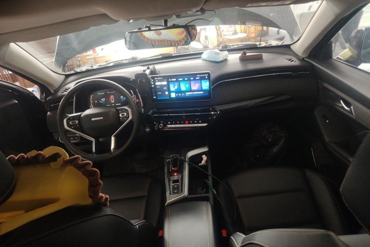 Used Haval LHERY 2022 Jingxiang Edition 1.5T Copper Rabbit Center Console