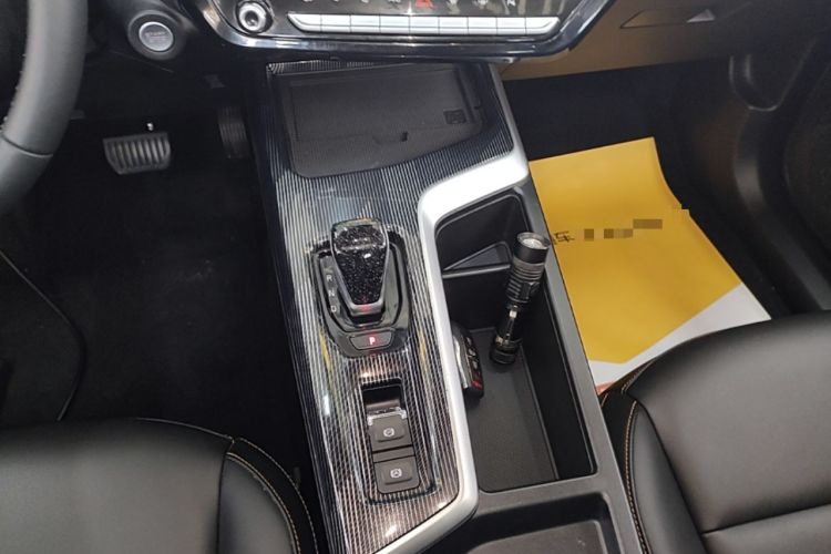 Used Haval LHERY 2022 Jingxiang Edition 1.5T Copper Rabbit Gear Lever