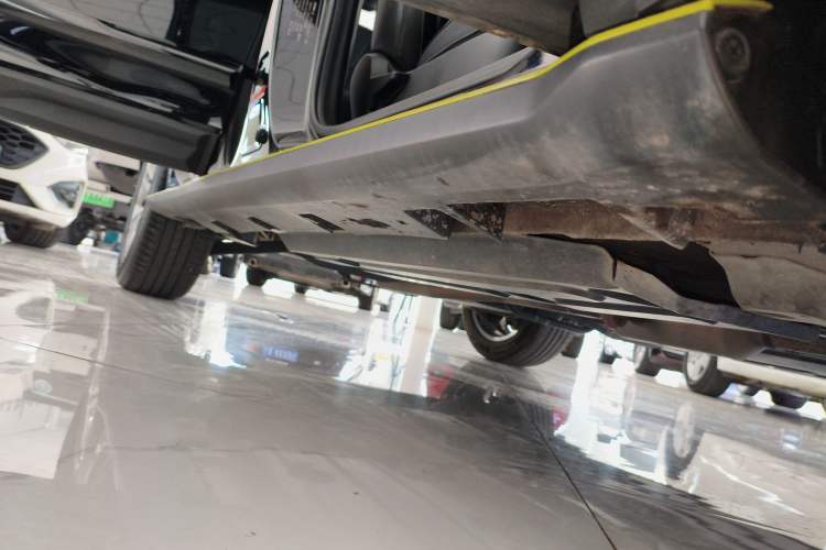 Used Haval LHERY 2022 Jingxiang Edition 1.5T Copper Rabbit Right Side Sill